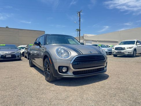 Used 2016 MINI Cooper Clubman FWD image 12