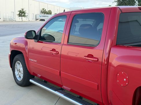 Used 2007 Chevrolet Silverado 1500 LTZ image 29