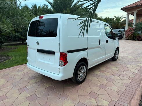 Used 2020 Nissan NV200 SV Van 4D FWD image 4