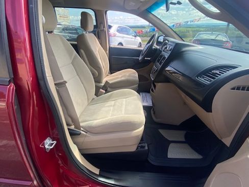Used 2014 Dodge Grand Caravan SE Van 4D FWD image 10