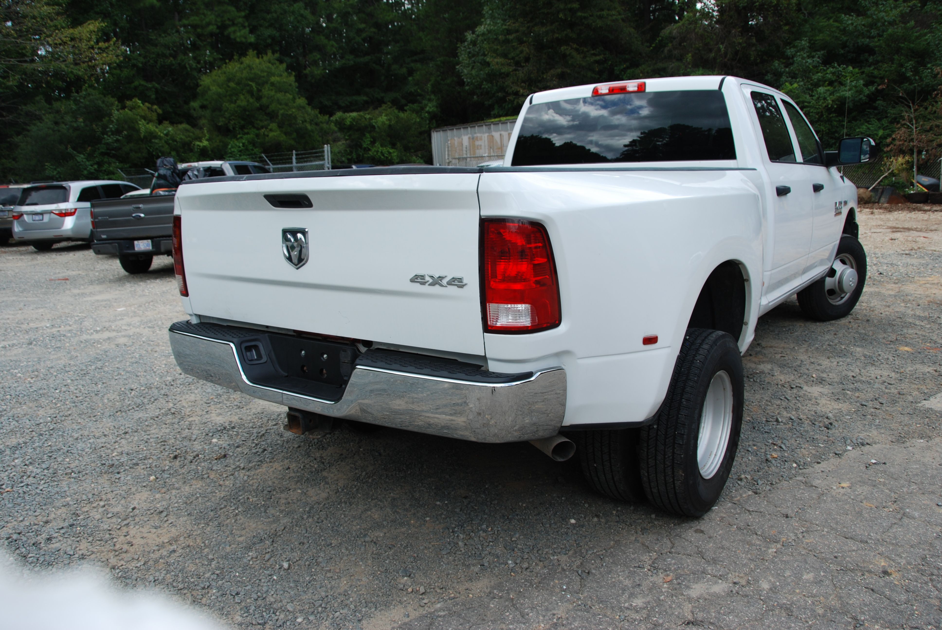 Used 2016 RAM 3500 4x4 Crew Cab ST DRW image 8