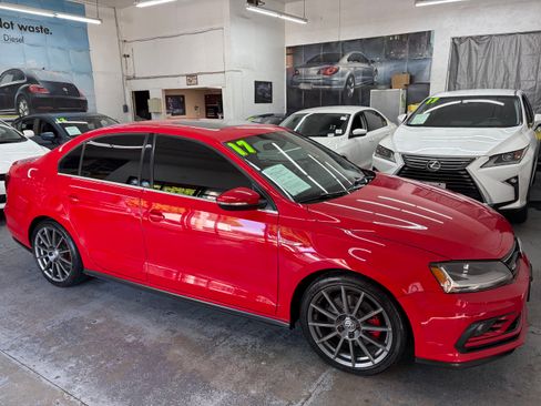 Used 2017 Volkswagen Jetta GLI SE Sedan FWD image 10