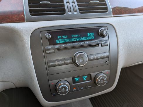 Used 2007 Buick Lucerne CXL image 10