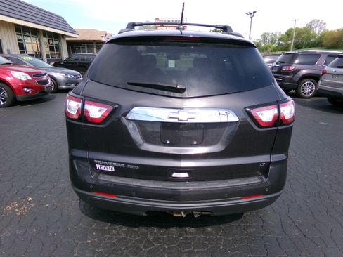 Used 2017 Chevrolet Traverse AWD LT w/ 1LT image 4