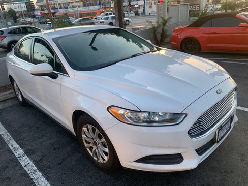 Used 2016 Ford Fusion S FWD image 1