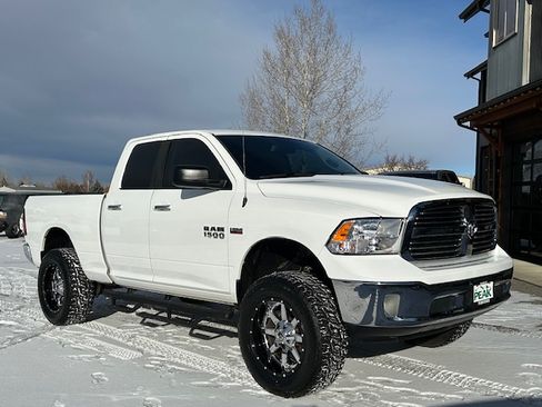 Used 2015 RAM 1500 SLT image 2