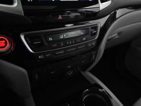 Used 2017 Honda Pilot Touring image 35