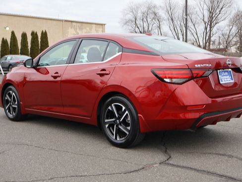 Used 2024 Nissan Sentra SV image 6