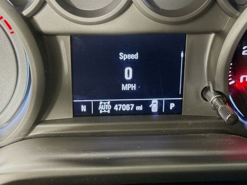 Used 2022 Chevrolet Silverado 1500 Limited Custom image 12