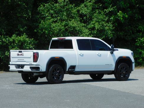 Used 2025 GMC Sierra 2500 4x4 Crew Cab AT4 image 9