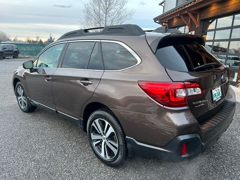Used 2019 Subaru Outback 3.6R Limited image 6