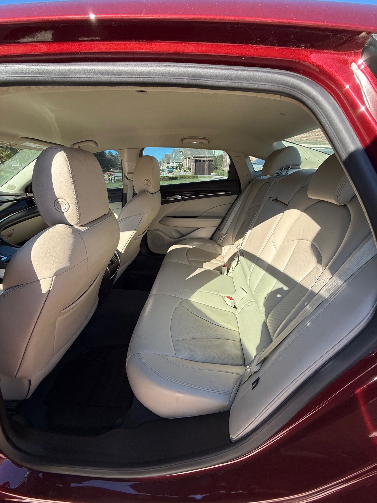 Used 2017 Buick LaCrosse Essence FWD image 8