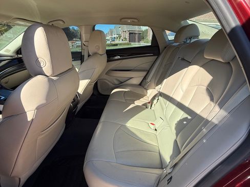 Used 2017 Buick LaCrosse Essence image 8