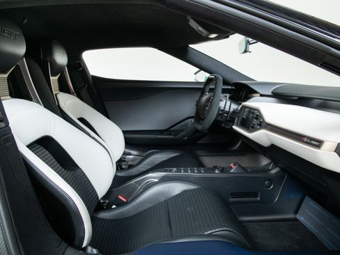 Used 2022 Ford GT RWD image 36