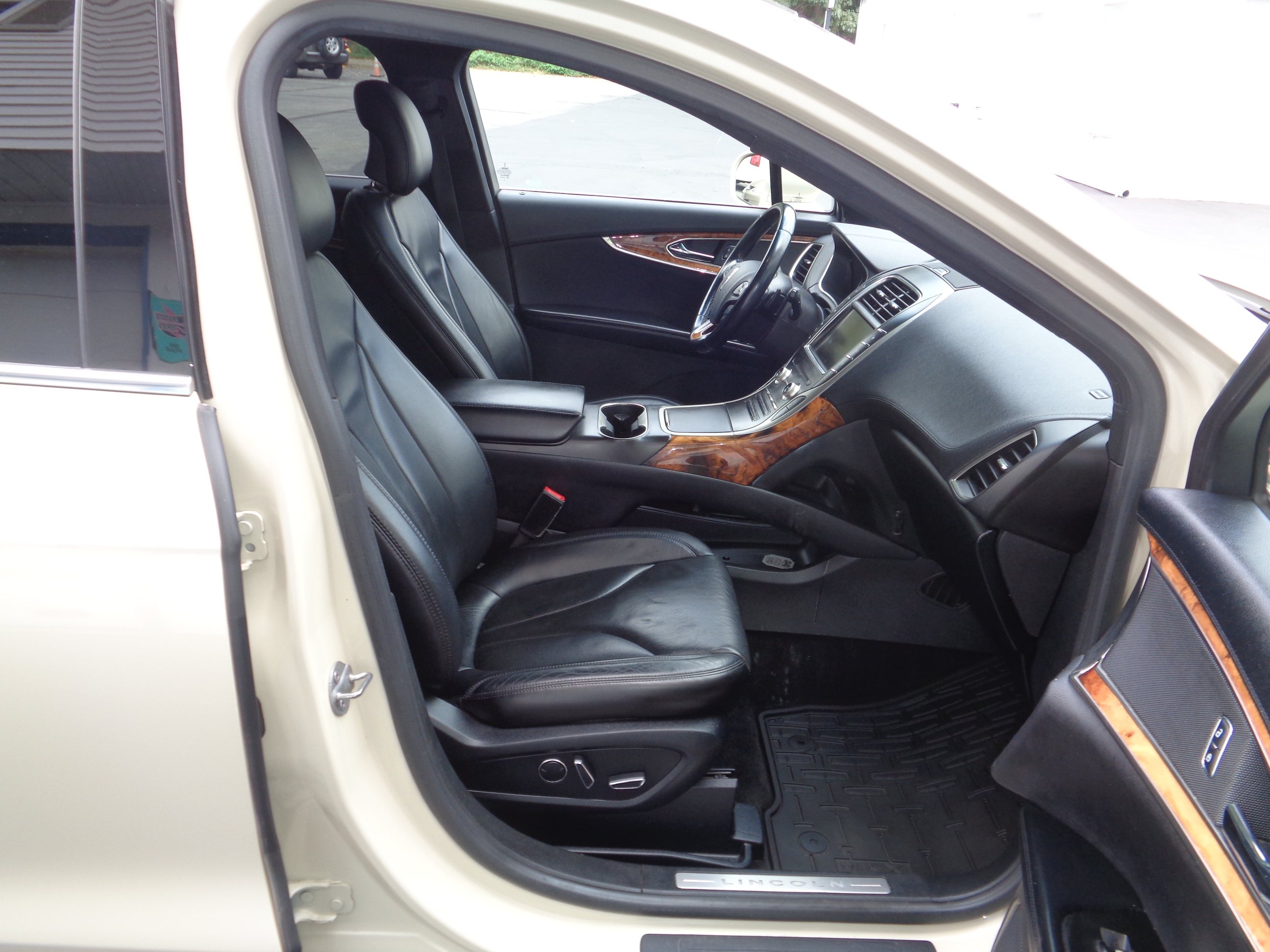 Used 2016 Lincoln MKX Reserve AWD/4WD image 8