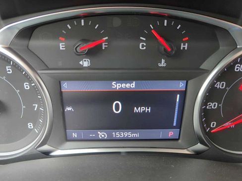 Used 2024 GMC Terrain SLT image 12