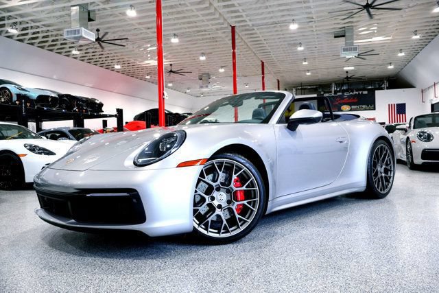 Used 2020 Porsche 911 Carrera 4S Cabriolet image 6