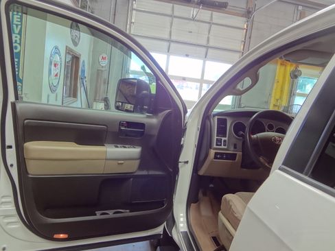 Used 2007 Toyota Tundra 2WD CrewMax SR5 image 12