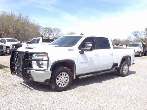 Used 2021 Chevrolet Silverado 2500 LT image 1
