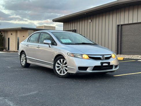 Used 2010 Honda Civic EX-L image 1