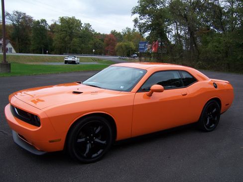 Used 2014 Dodge Challenger R/T Plus image 1