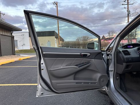 Used 2010 Honda Civic EX-L image 9