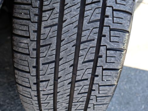 Used 2015 Toyota Avalon Limited image 36