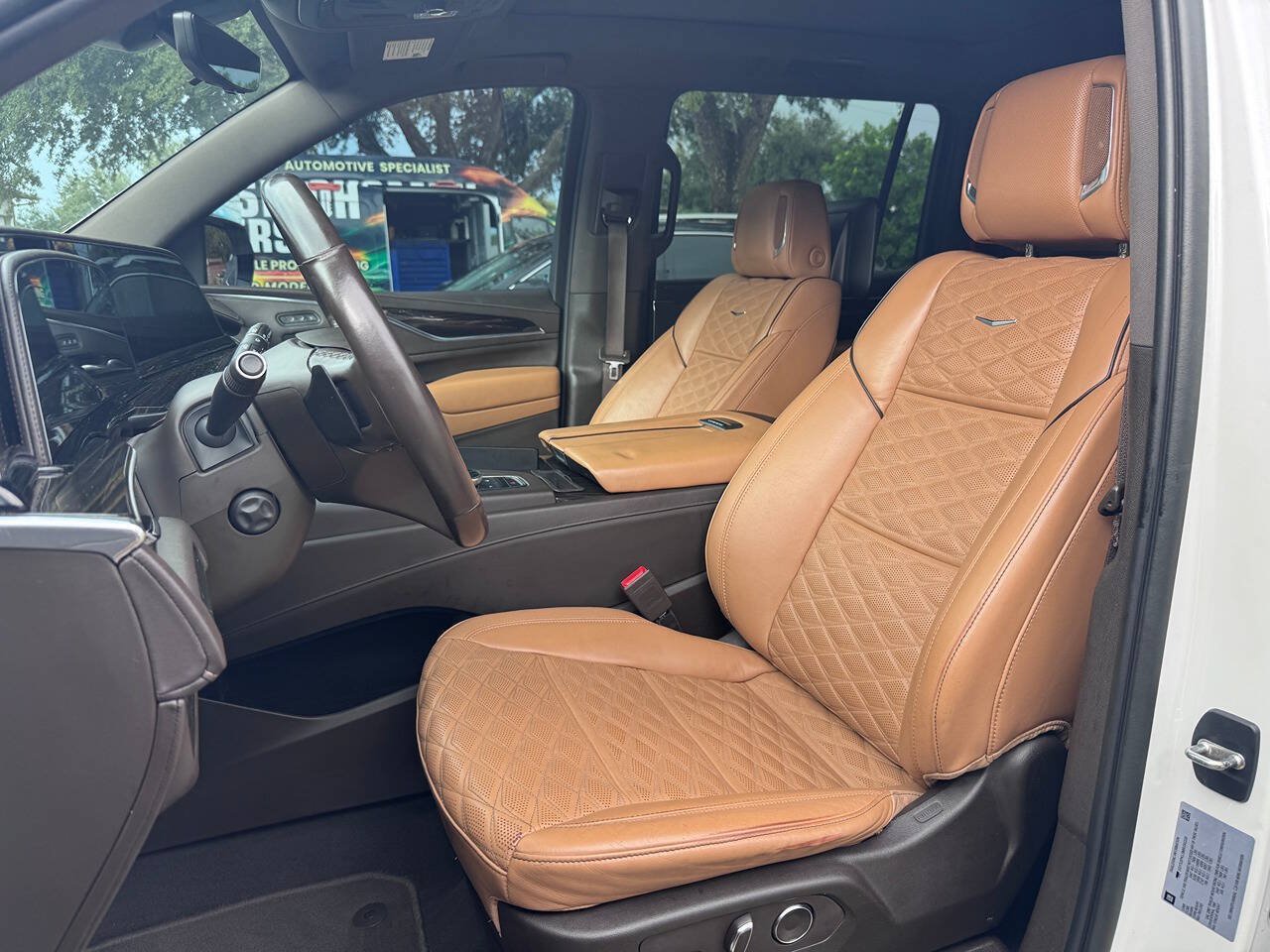Used 2021 Cadillac Escalade ESV Sport RWD image 4