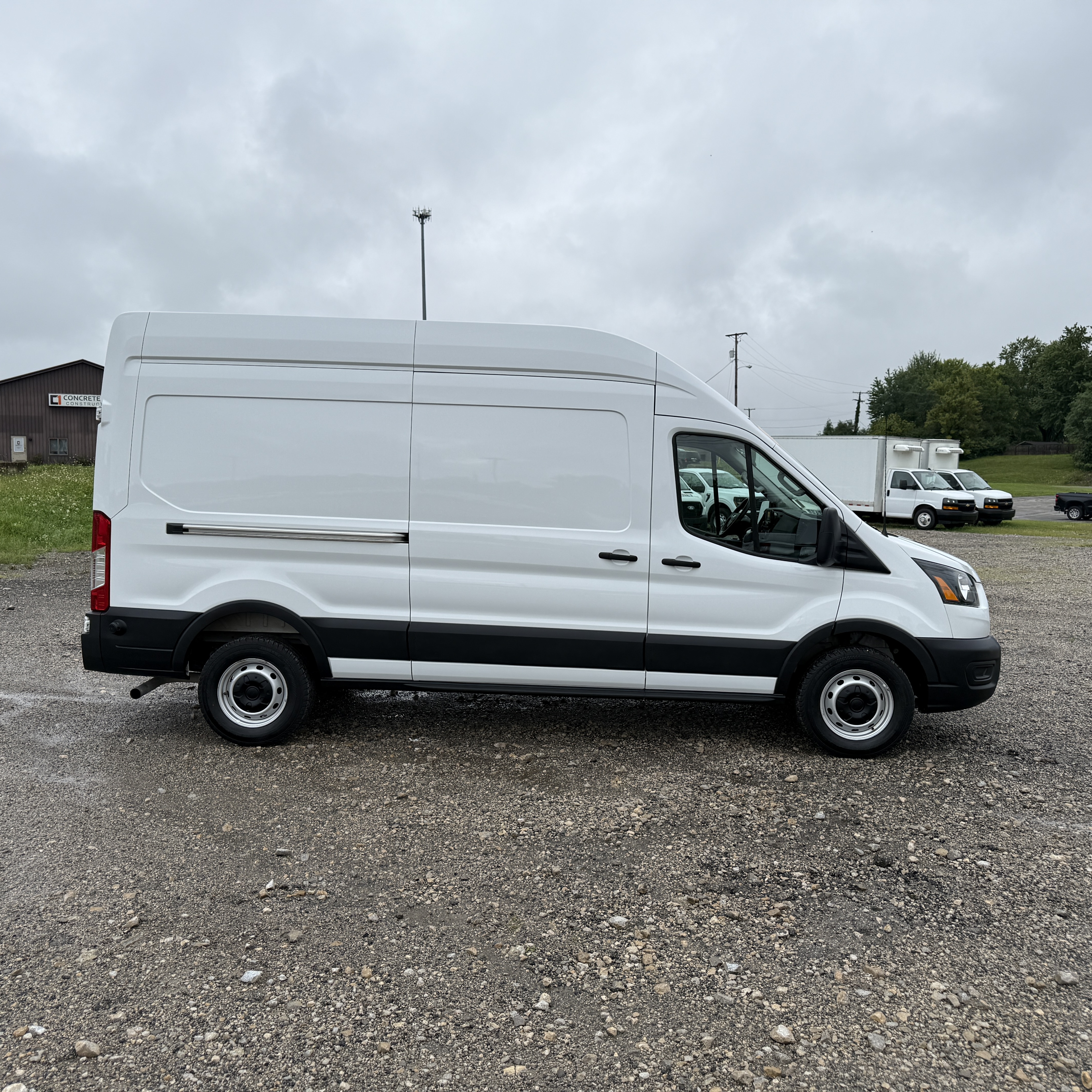 Used 2025 Ford Transit 250 148 High Roof RWD image 3