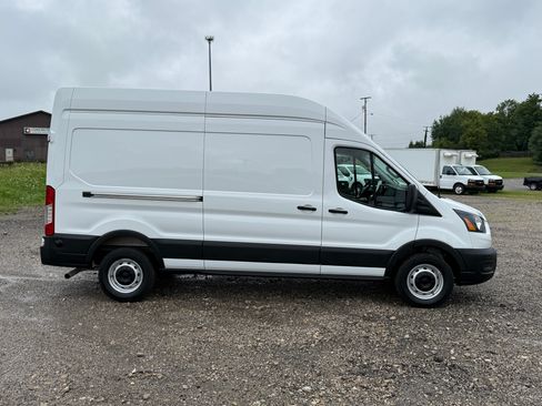 Used 2025 Ford Transit 250 148 High Roof RWD image 3