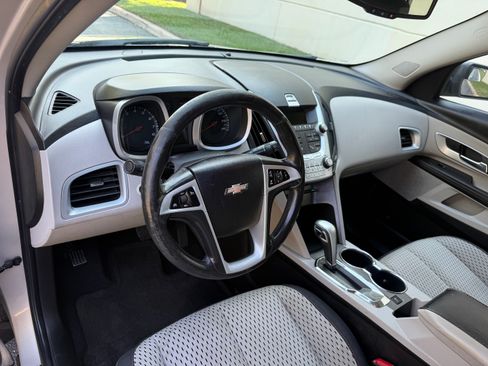 Used 2011 Chevrolet Equinox LS image 10