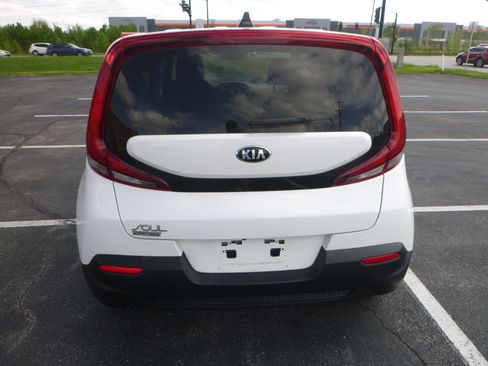 Used 2021 Kia Soul LX image 7