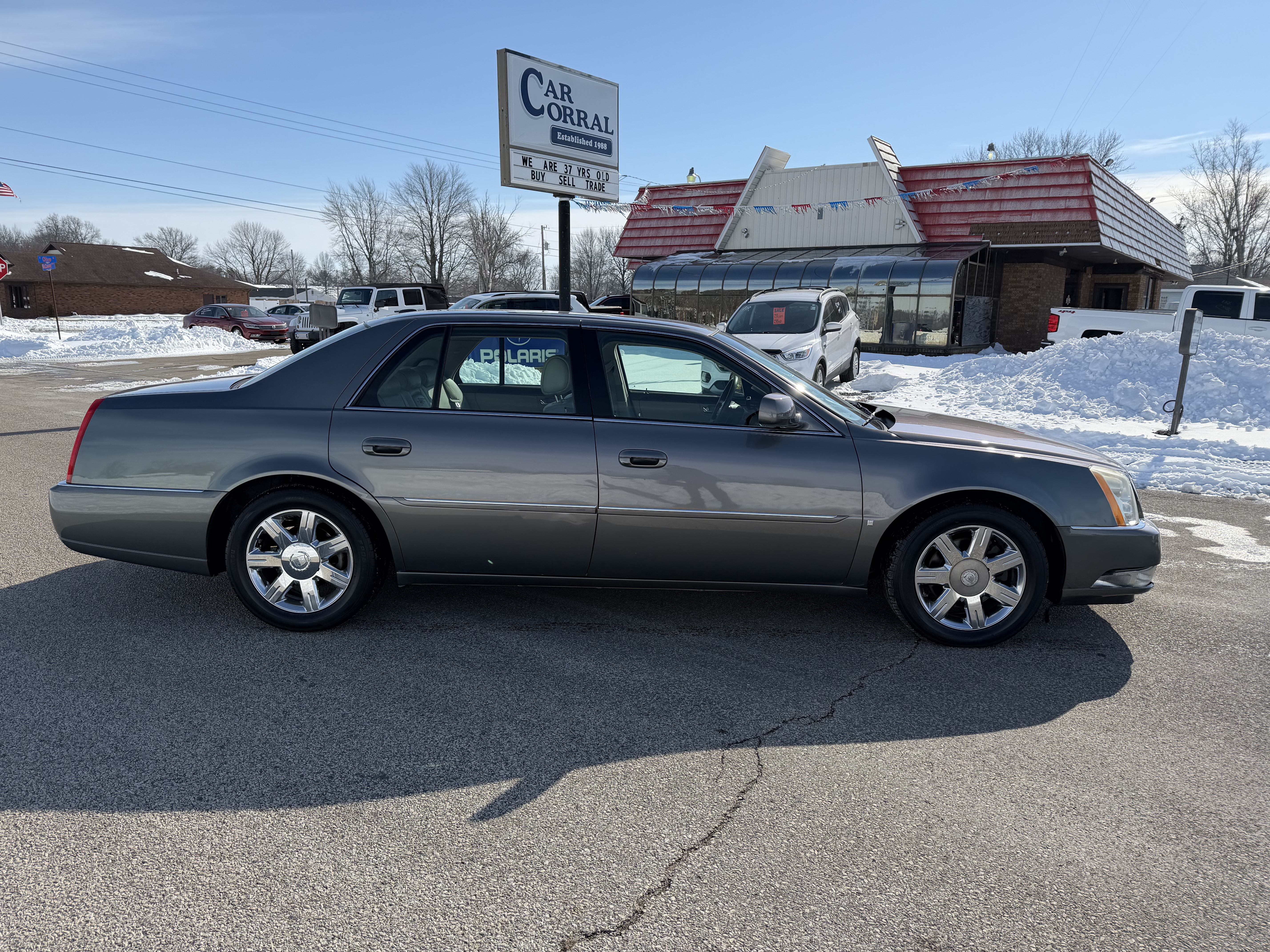 Used 2006 Cadillac DTS Sedan 4D FWD image 4