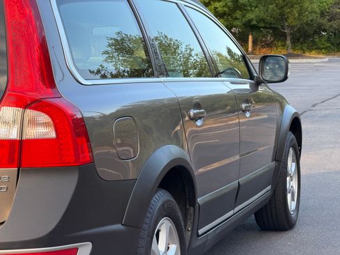 Used 2010 Volvo XC70 3.2 AWD image 16