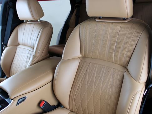 Used 2023 Lexus LS 500 w/ Luxury Package RWD image 8