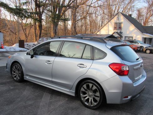 Used 2013 Subaru Impreza 2.0i Sport Premium image 5