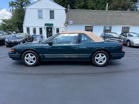 Used 1995 Oldsmobile Cutlass Supreme Convertible FWD image 60