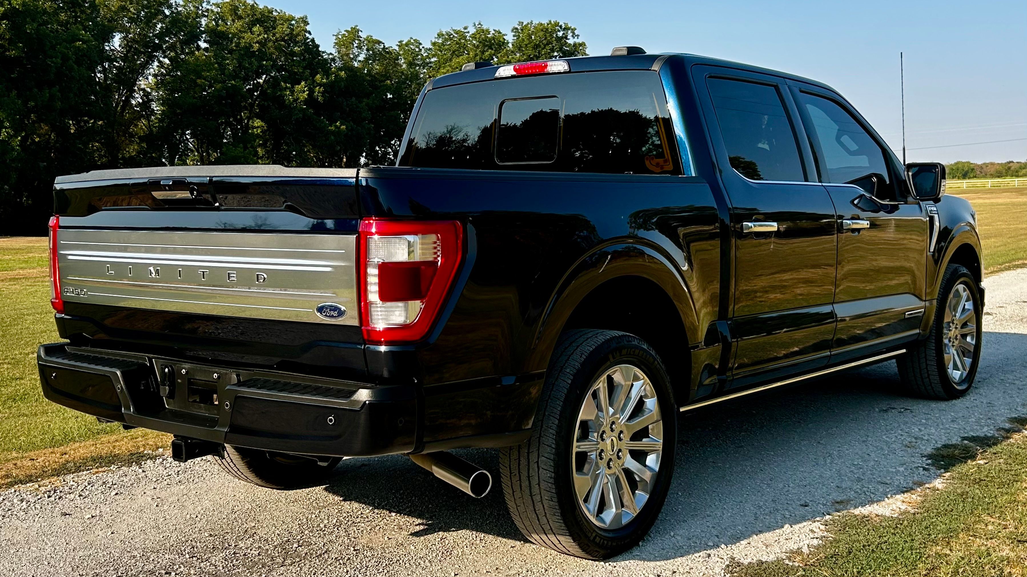 Used 2023 Ford F150 4x4 SuperCrew Hybrid image 9