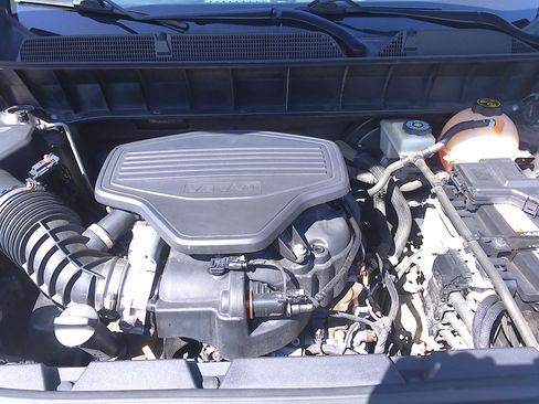 Used 2017 GMC Acadia SLE FWD image 42