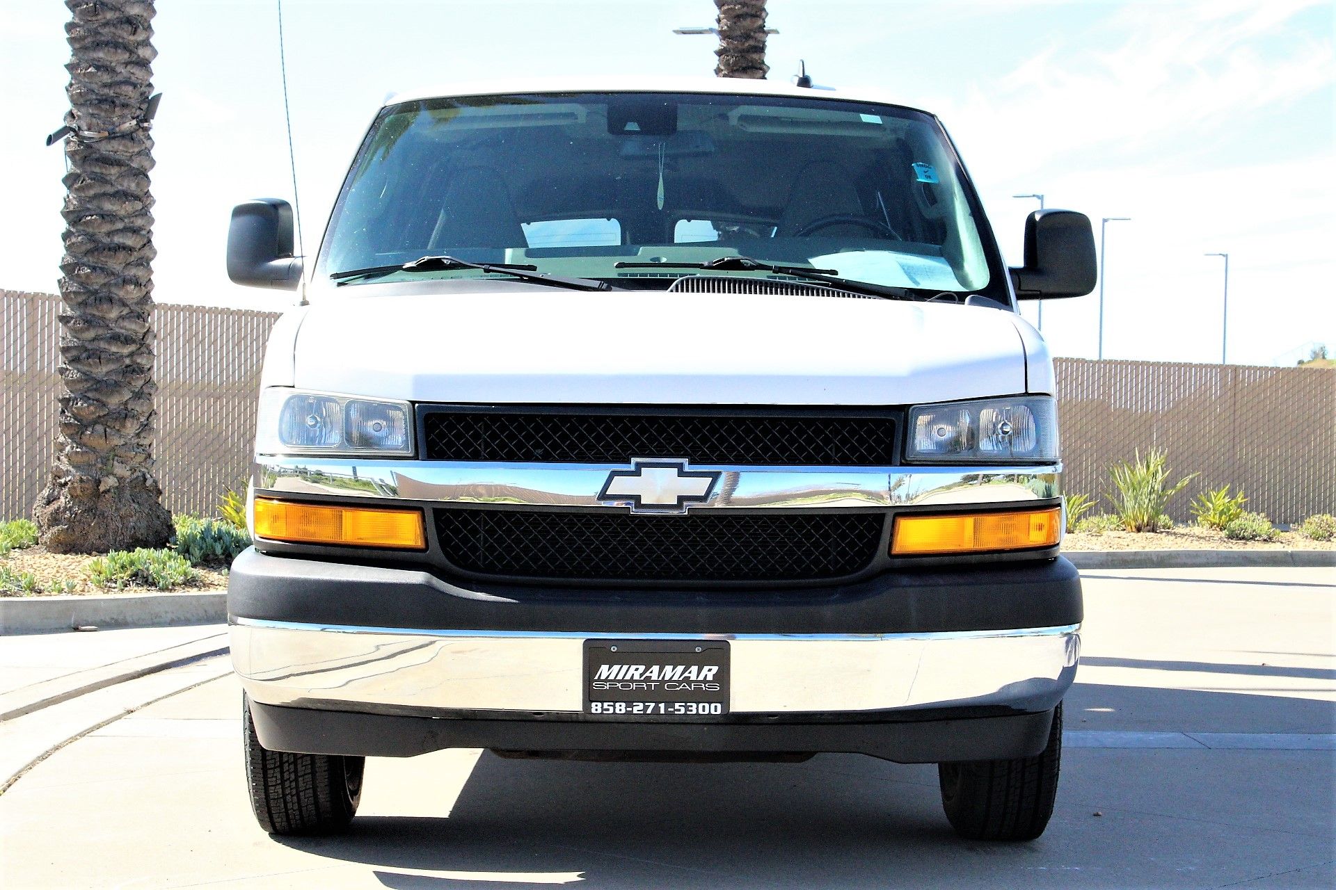 Used 2019 Chevrolet Express 3500 LT RWD image 7