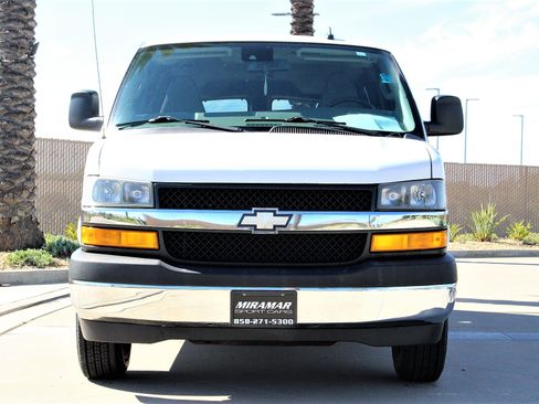 Used 2019 Chevrolet Express 3500 LT image 6
