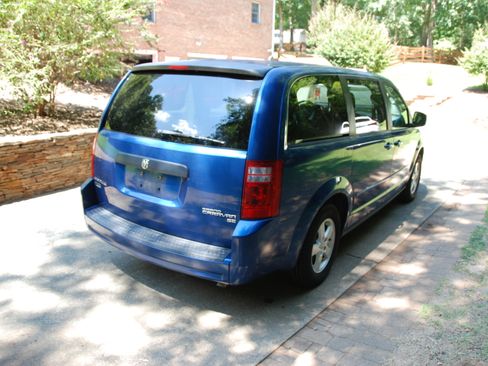 Used 2010 Dodge Grand Caravan SE FWD image 6