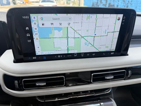 Used 2025 Lincoln Aviator 2WD Reserve image 11