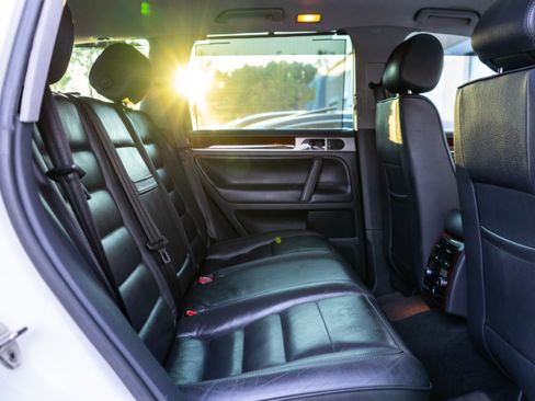 Used 2006 Volkswagen Touareg V10 TDI image 36