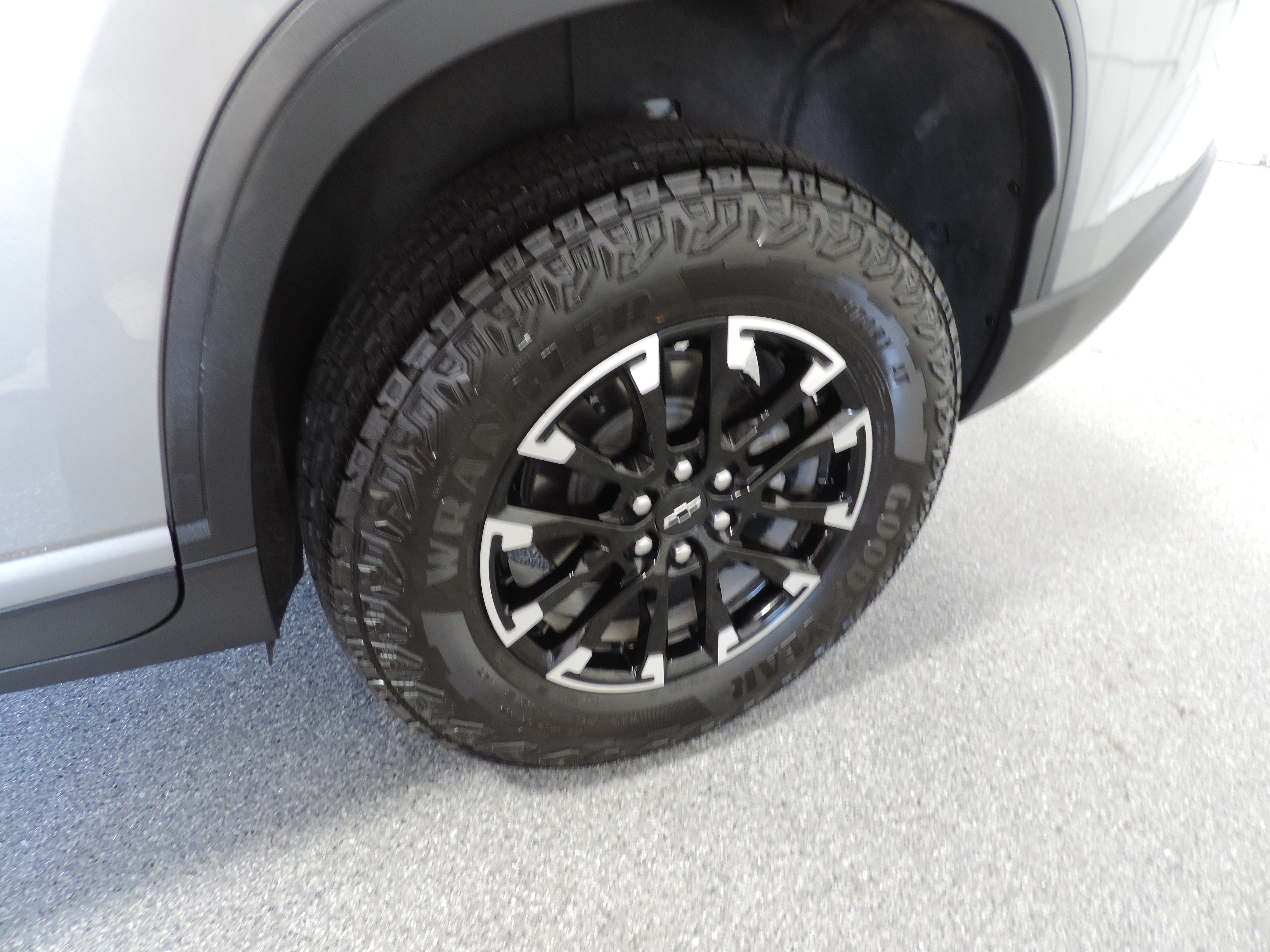 Used 2026 Chevrolet Traverse AWD Z71 image 16
