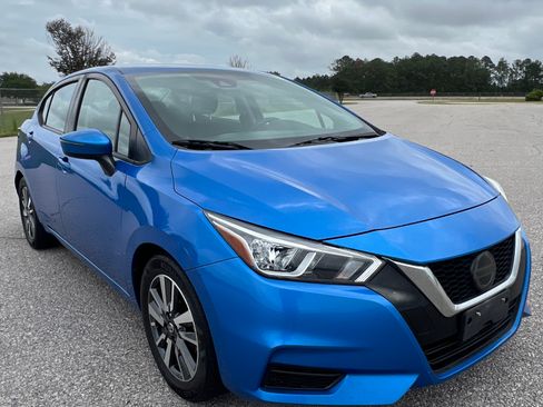 Used 2020 Nissan Versa SV FWD image 1