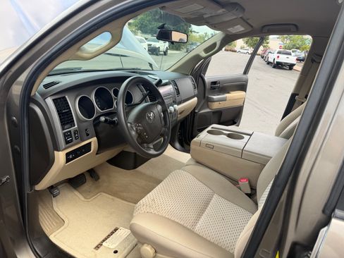 Used 2010 Toyota Tundra 4x4 Double Cab w/ SR5 & TRD image 20