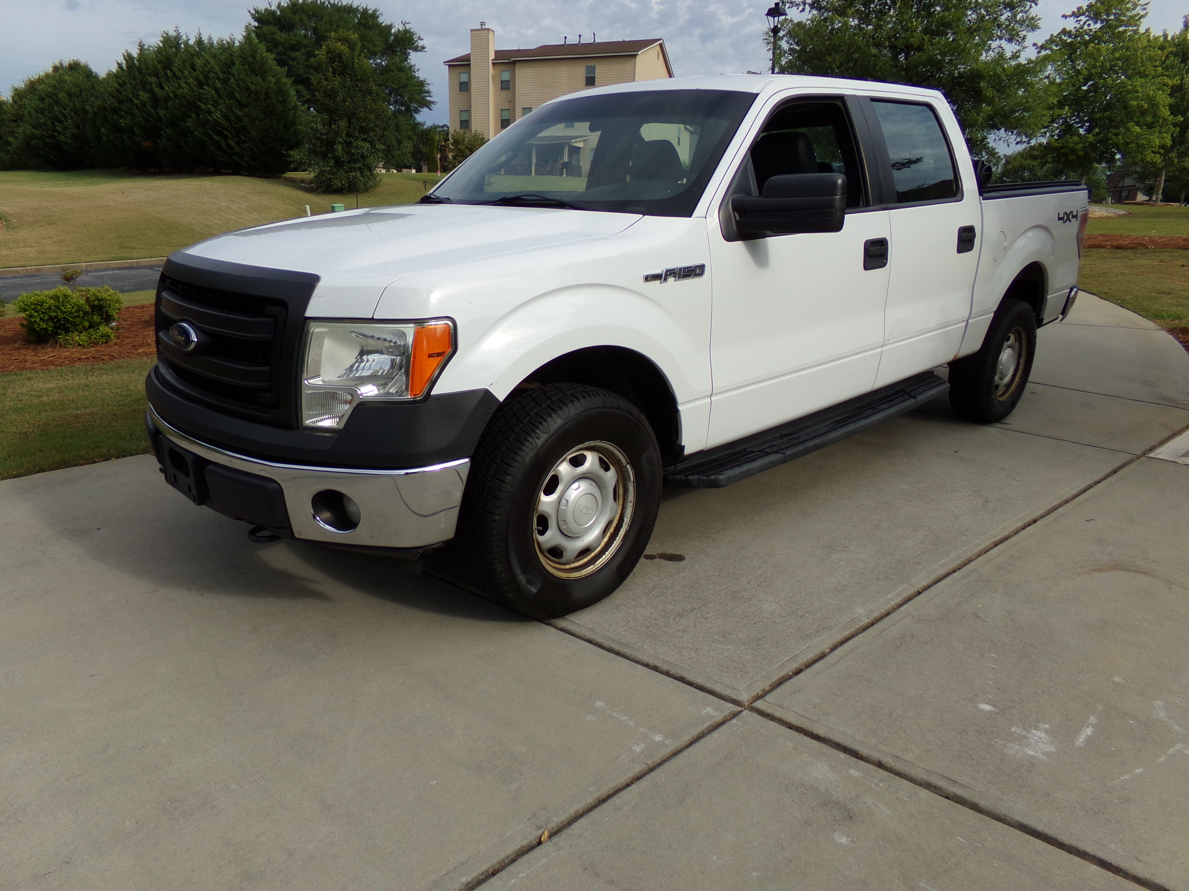 Used 2014 Ford F150 4x4 SuperCrew image 1