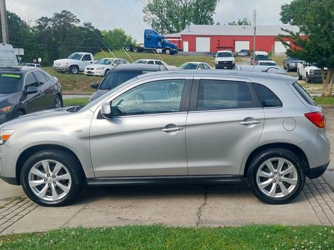 Used 2015 Mitsubishi Outlander Sport SE image 2