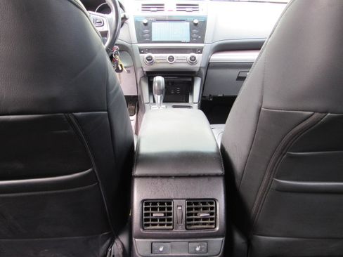 Used 2015 Subaru Legacy 2.5i Limited AWD/4WD image 23